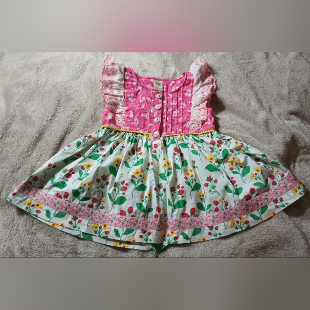 Wildflowers La La Land Strawberry Patch Tunic Size 4